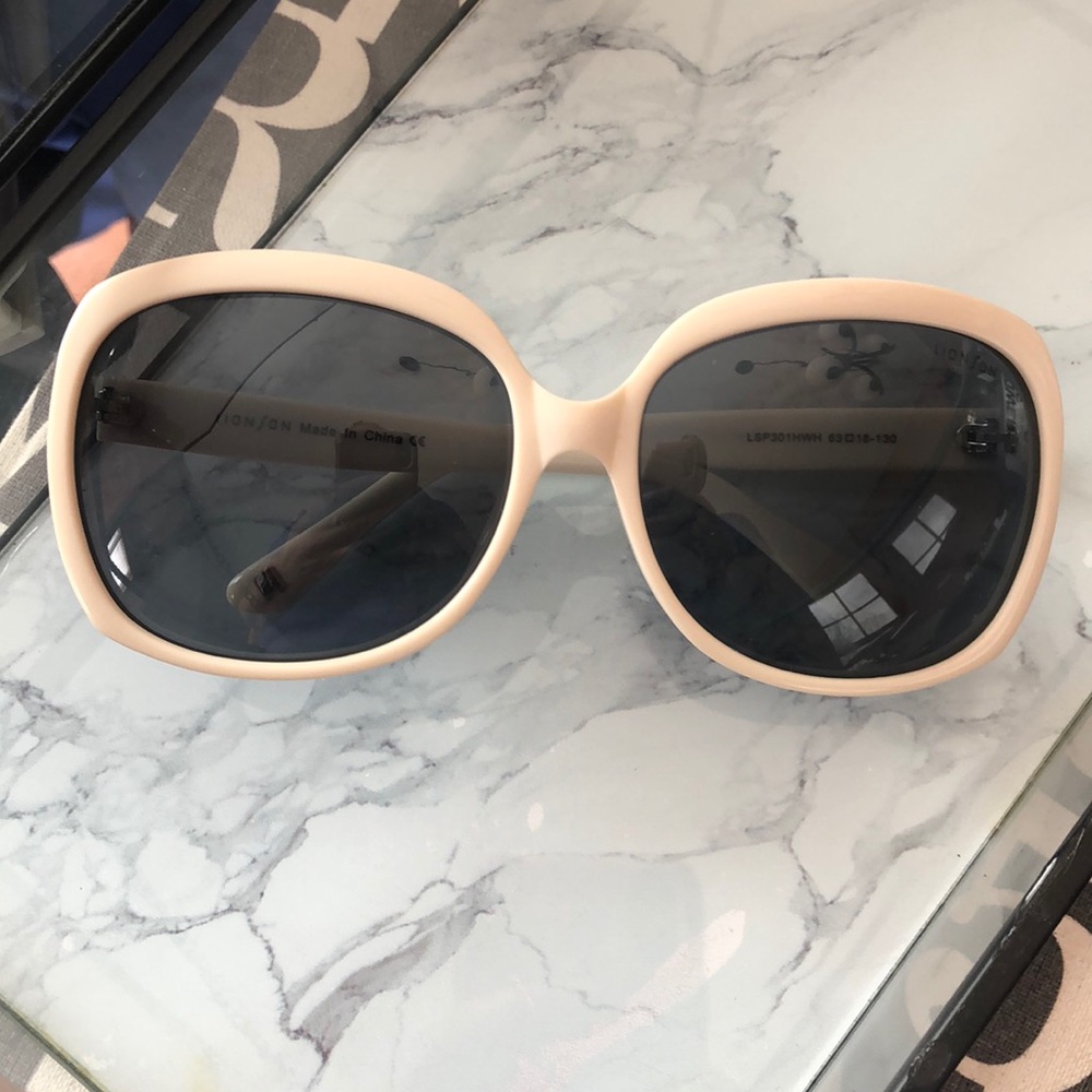NEW OFF WHITE LIANSAN POLARIZED OVERSIZED SUNG…